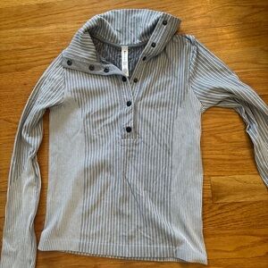 Athleta flurry seamless Henley top grey ribbed